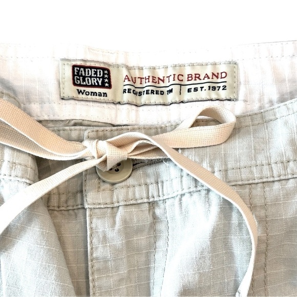 Faded Glory Size Plus 16W Light Khaki Drawstring Waist, Roll-tab Cargo Shorts - Picture 6 of 7